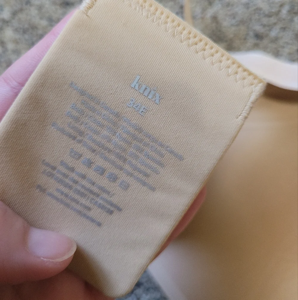 Knix Countour Wireless Bra Size 34E